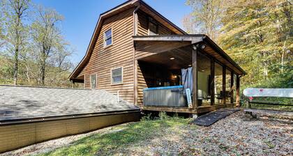 3 Mi to Snowshoe Resort: Cabin w/ Hot Tub