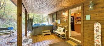 3 Mi to Snowshoe Resort: Cabin w/ Hot Tub