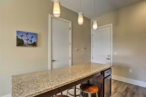 Apartment (0 Bedroom) | Interior - Golden Studio Near Coors Brewery & School of Mines (Golden)