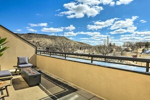 Interior - Golden Studio Near Coors Brewery & School of Mines (Golden)