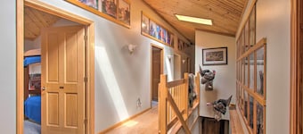Idyllic Mt Sterling Retreat w/ Private Lake!