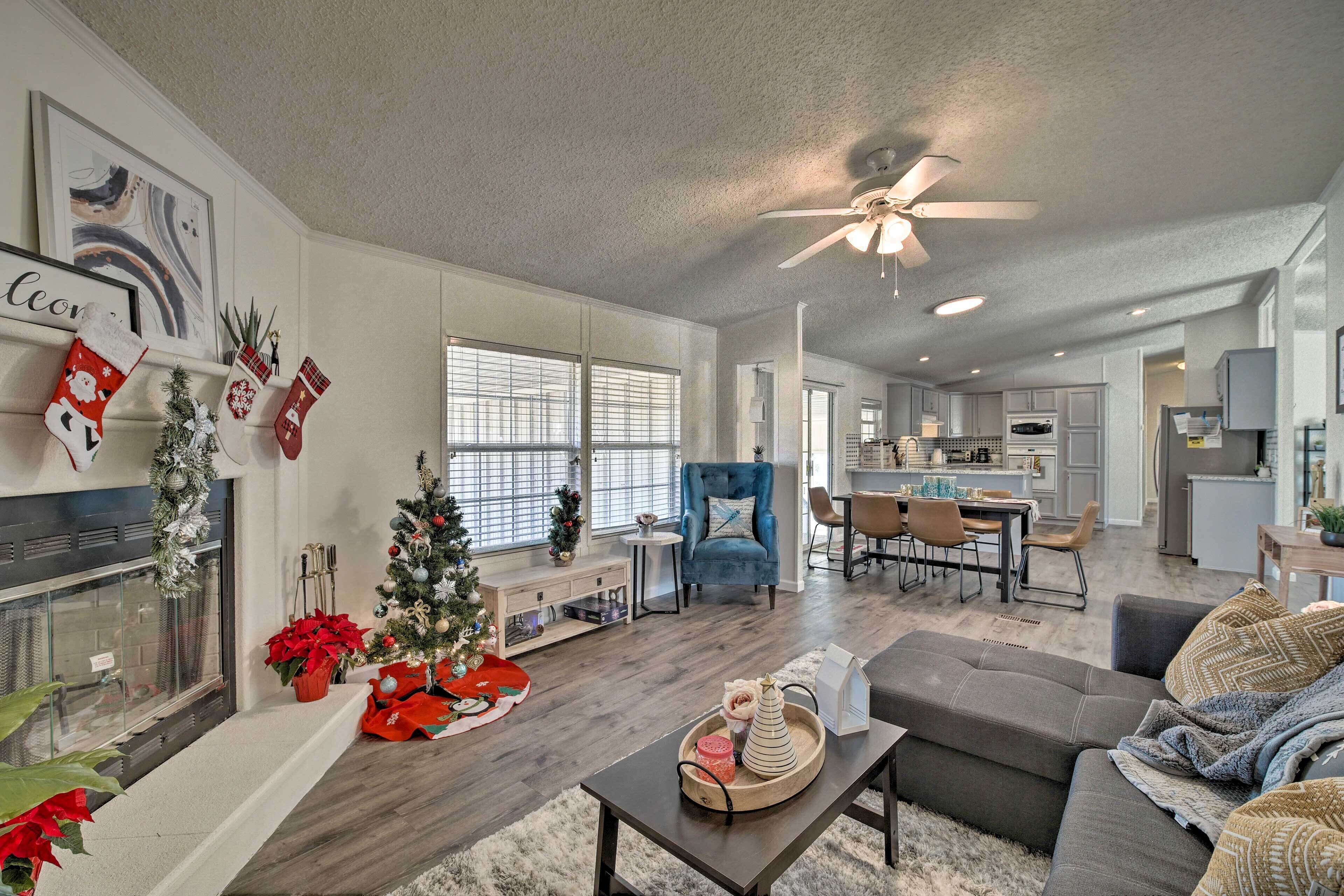 Lake Livingston House w/ Hot Tub, Dock & Views!