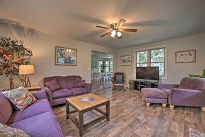 House (3 Bedrooms) | Living area - Manistee House < 1 Mile From Lake Michigan! (Manistee)