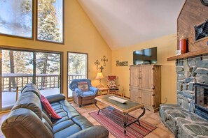 TV, fireplace, books - Serene Angel Fire Cabin w/ Community Pools! (Angel Fire)