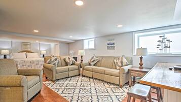 Apartment (0 Bedroom) | Front of property