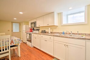 Apartment (0 Bedroom) | Interior