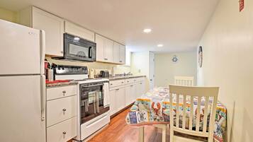 Apartment (0 Bedroom) | Interior