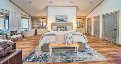 Chic Broken Bow Escape w/ Hot Tub & Fire Pit!