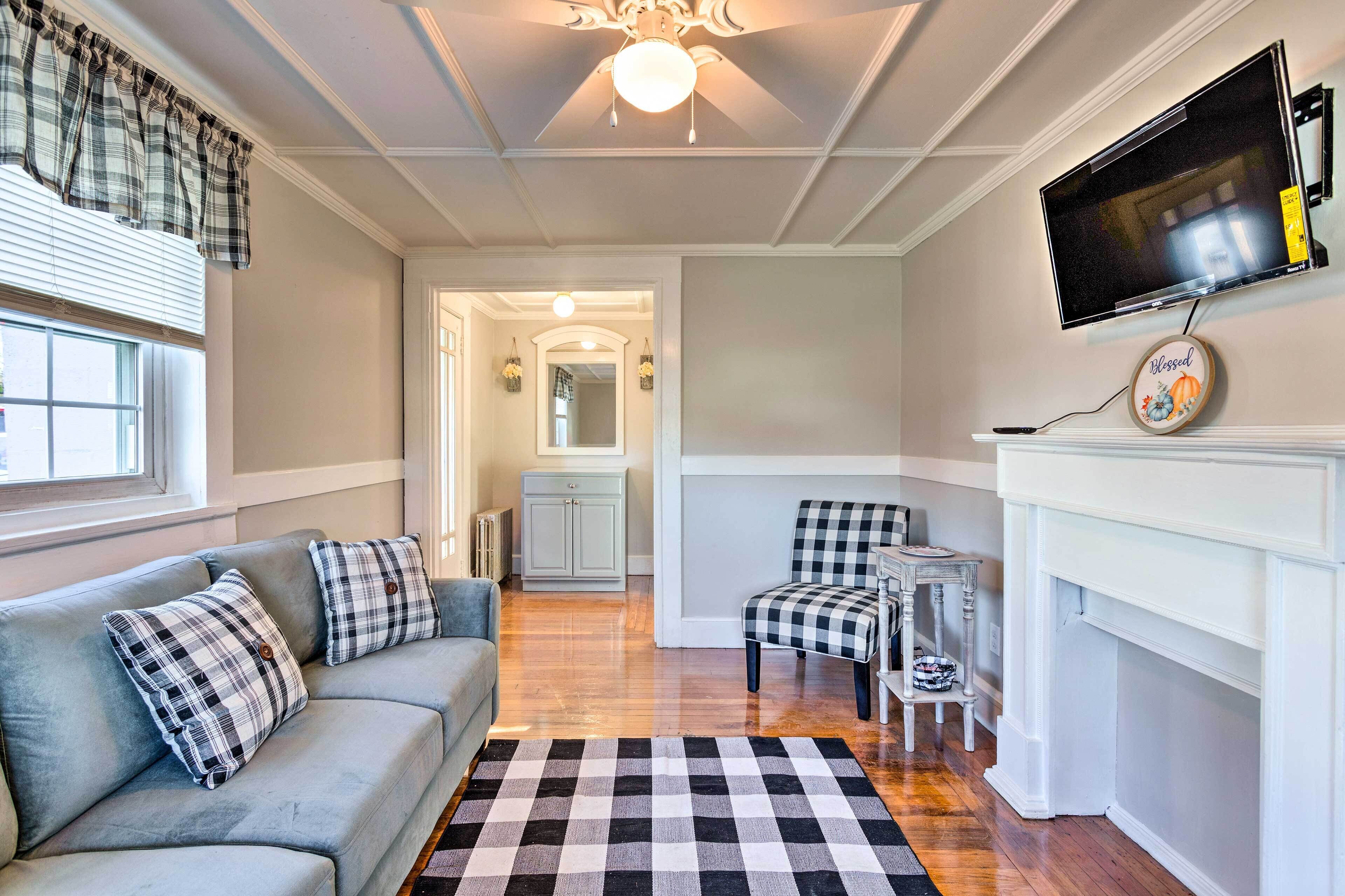 Newport House < 3 Mi to Beaches & Bowens Wharf!