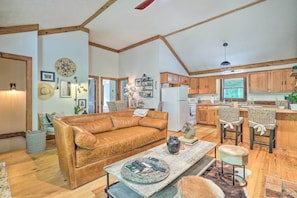 House (3 Bedrooms) | Interior