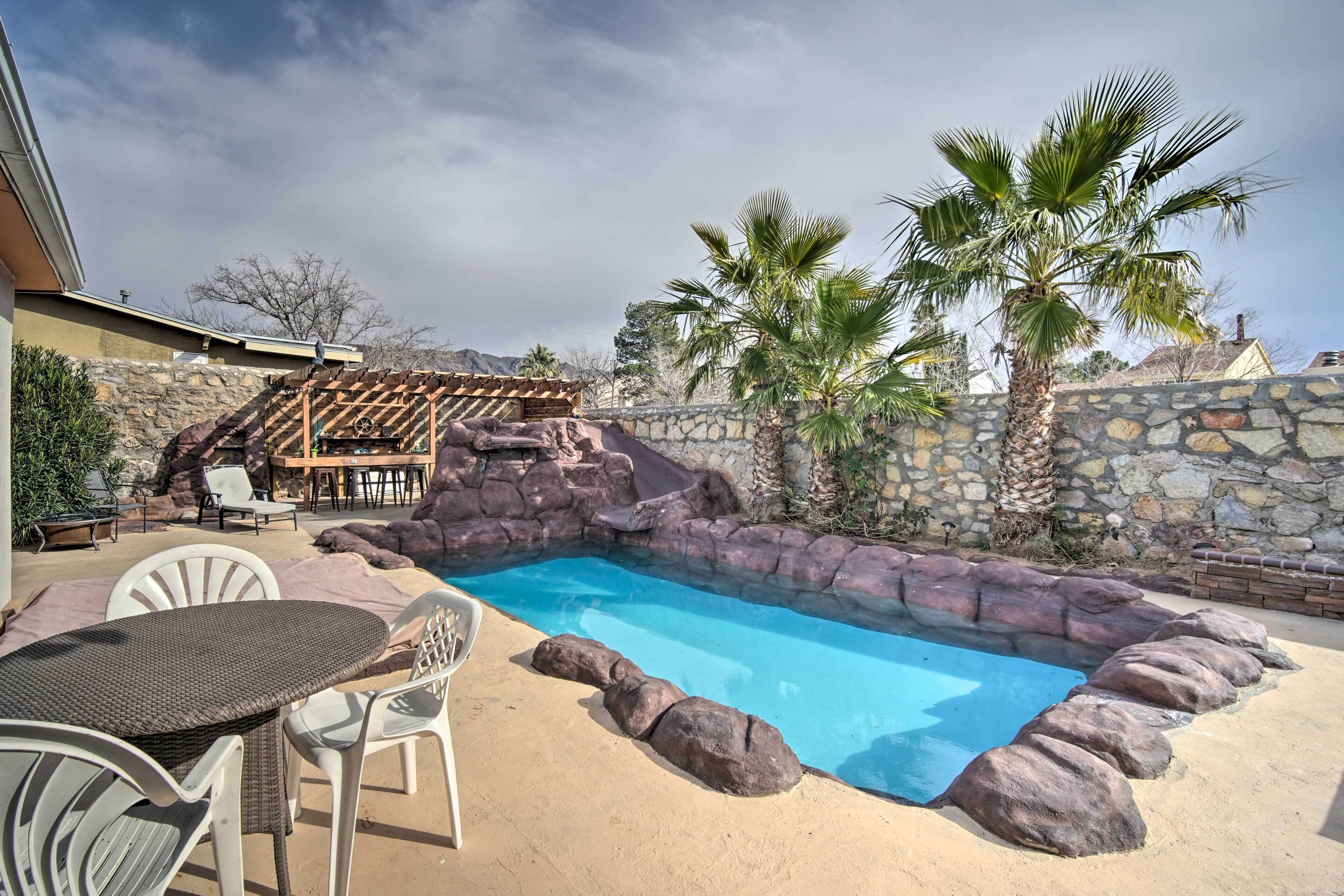 El Paso Home w/ BBQ Grill - 4 Mi to Sunland Park!