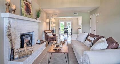 Relaxing Townhome, 4 Mi to Mizzou University!