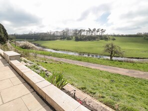 Property grounds - Whiteadder Bank (Berwick-upon-Tweed)