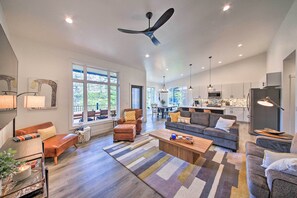 Apartment (3 Bedrooms) | Interior - Elegant Priest Lake Townhome ~ 1 Mi From Lake (Priest River)