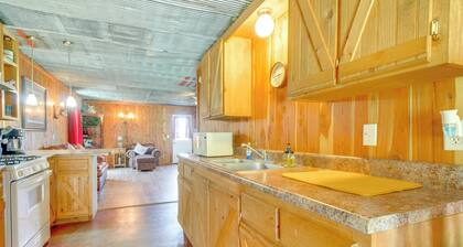 Secluded Everton Retreat w/ Ozark Mountain Views!