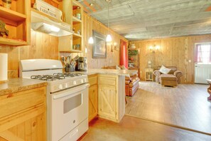 House (1 Bedroom) | Interior - Ozark Mtn Views: Secluded Everton Retreat (Everton)