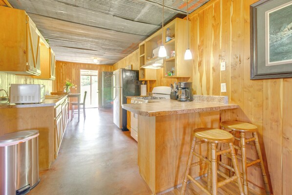 House (1 Bedroom) | Interior - Ozark Mtn Views: Secluded Everton Retreat (Everton)