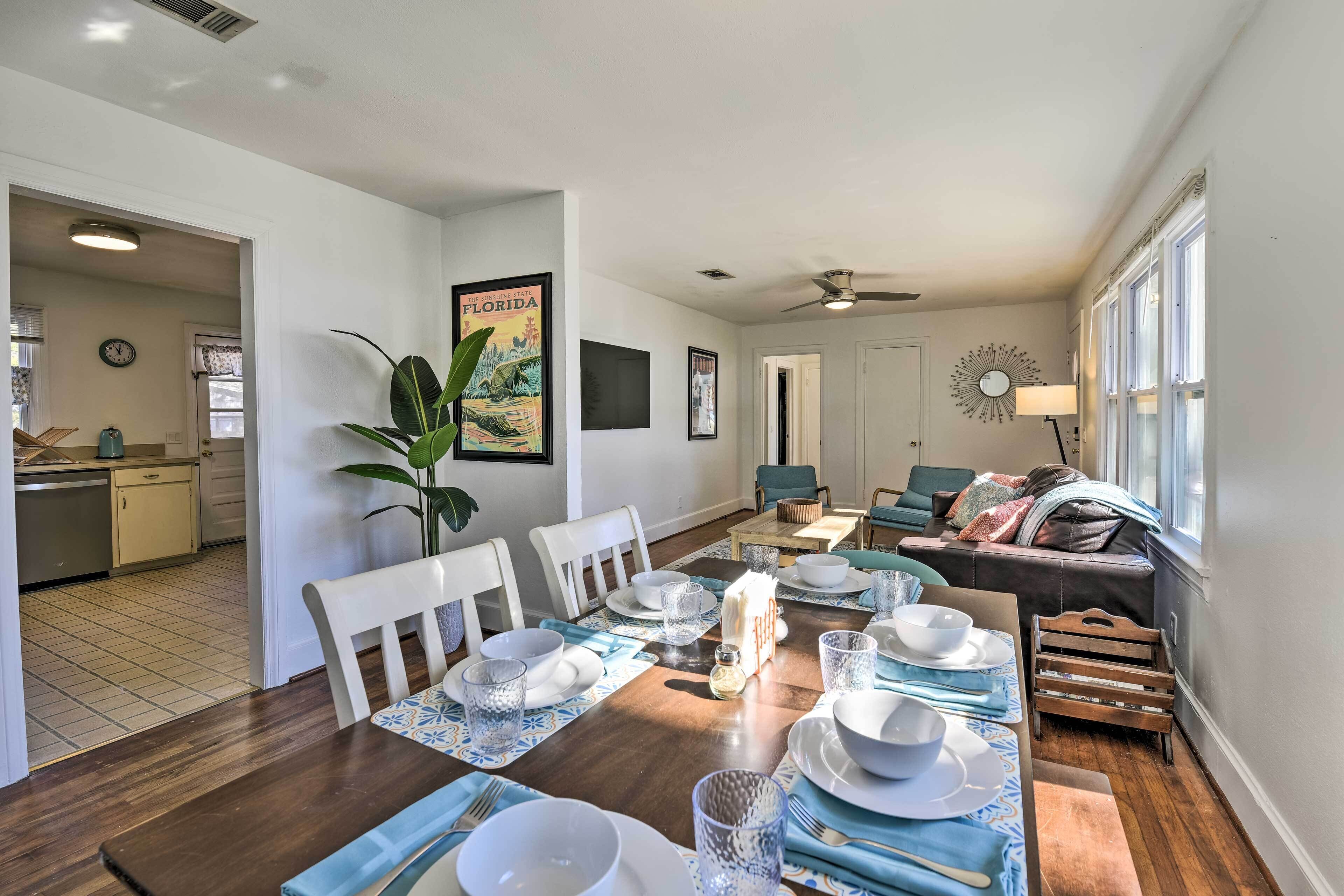 Retro Bay Cottage Near Destin, Dog Friendly!