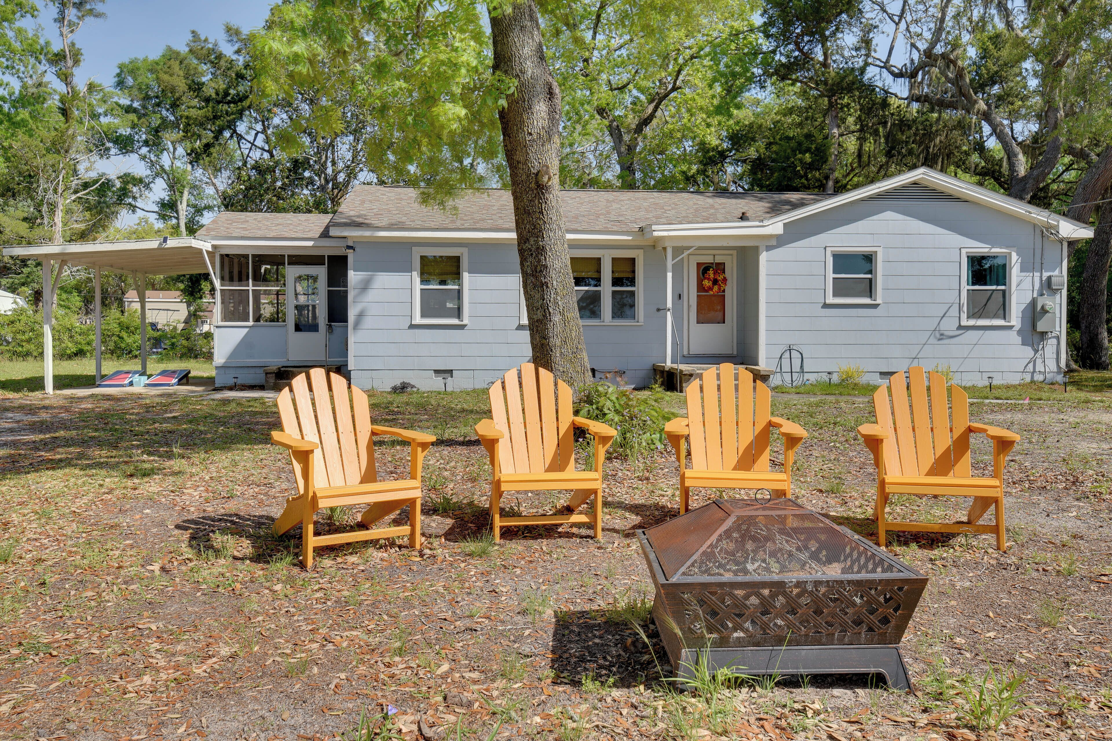 Retro Bay Cottage Near Destin, Dog Friendly!