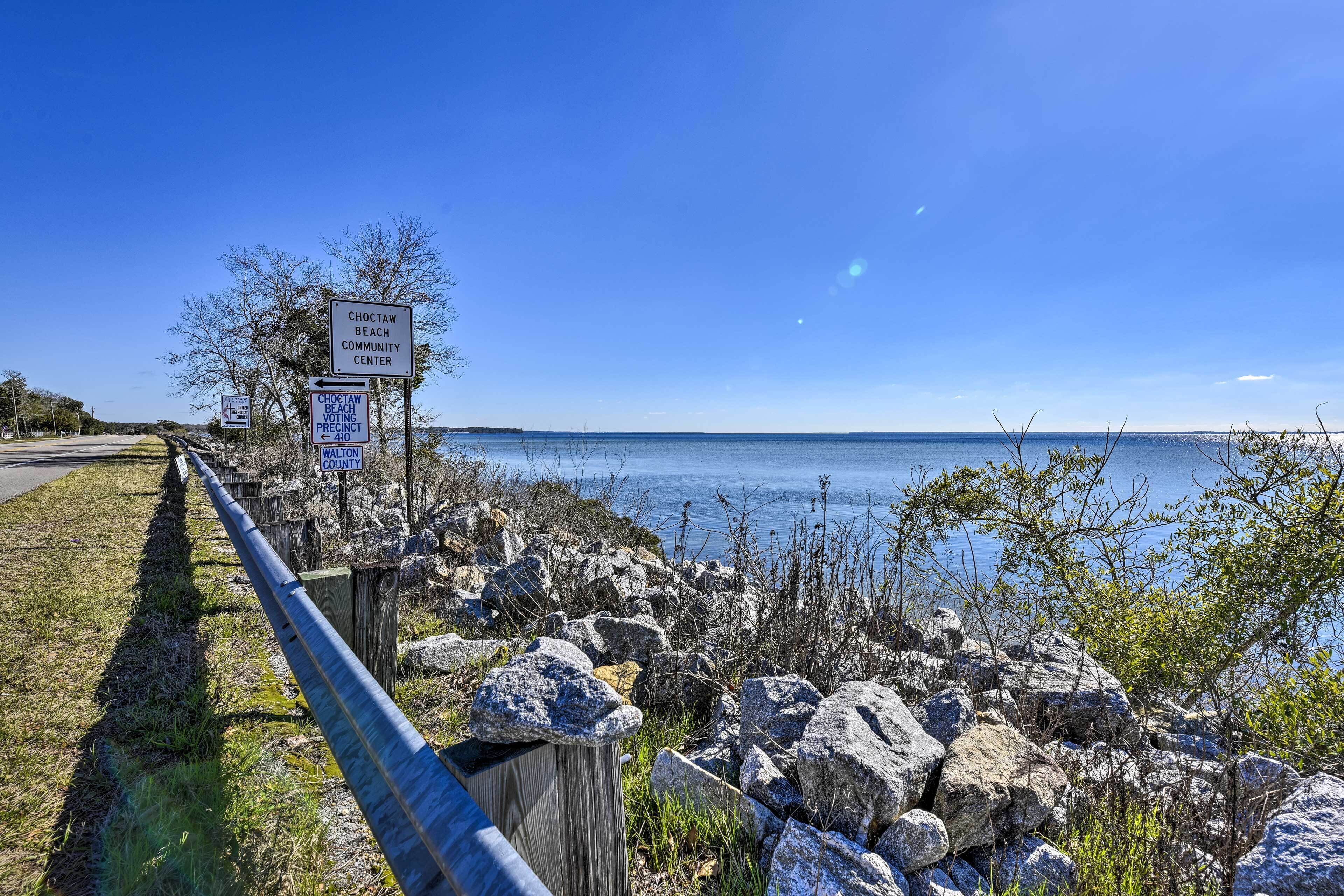 Retro Bay Cottage Near Destin, Dog Friendly!