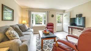 Living area - Charming Sanford Hideaway Home w/ Large Yard (Sanford)