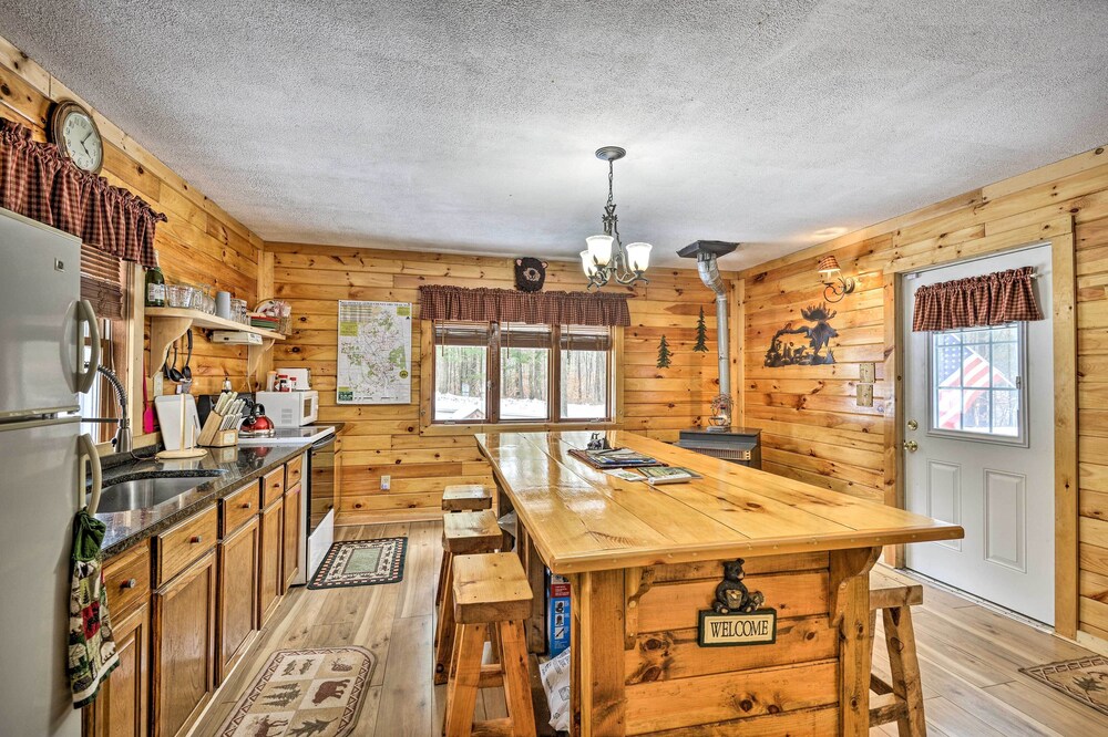 Pet-friendly Brantingham Cabin by ATV Trails
