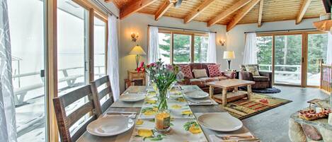 House (5 Bedrooms) | Interior