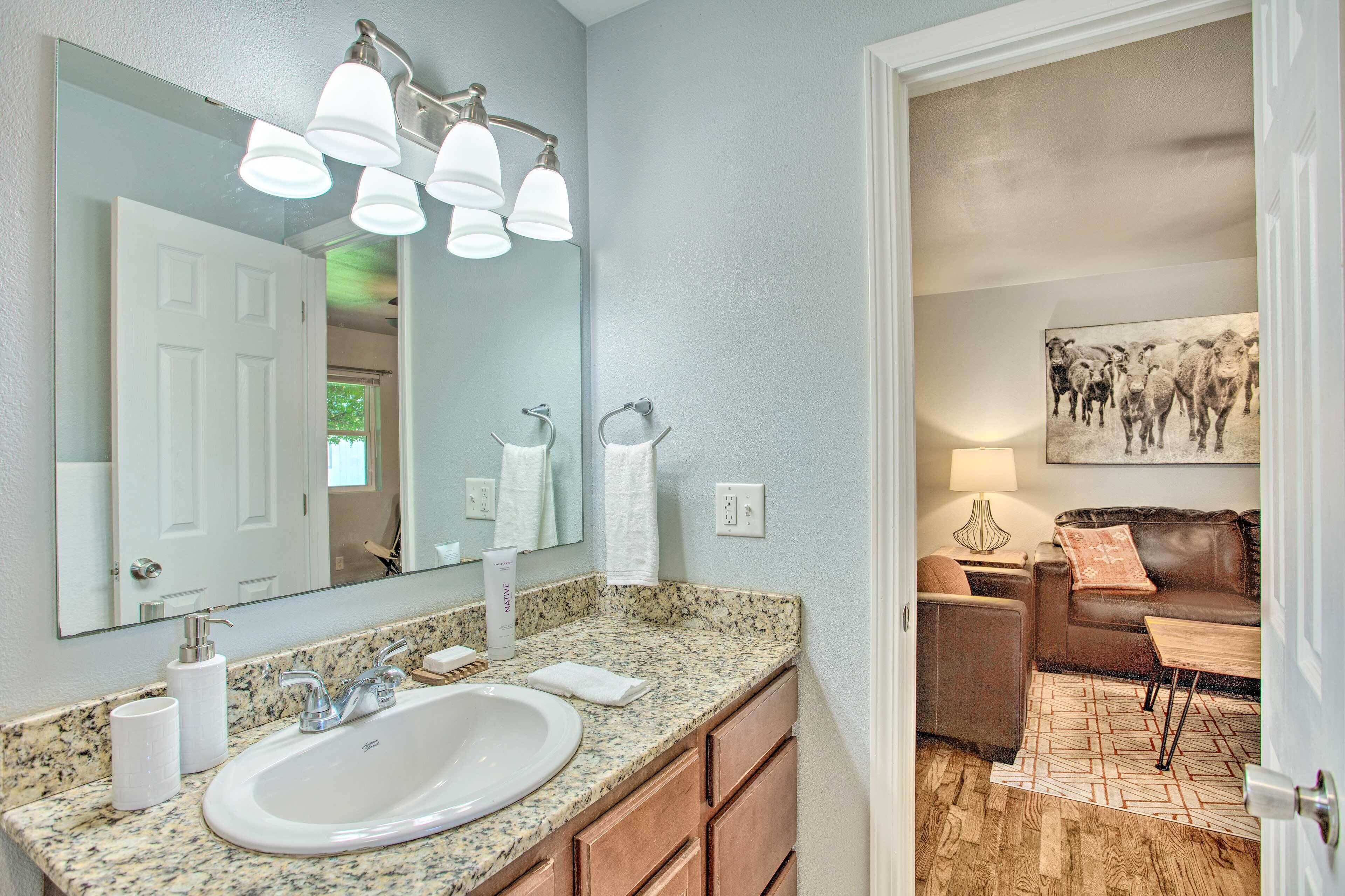 Walkable OSU Apartment - 6 Blocks to Stadium!