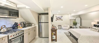 艾爾蒙特 UBS 體育館附近工作室, 距離紐約市 19 英里!