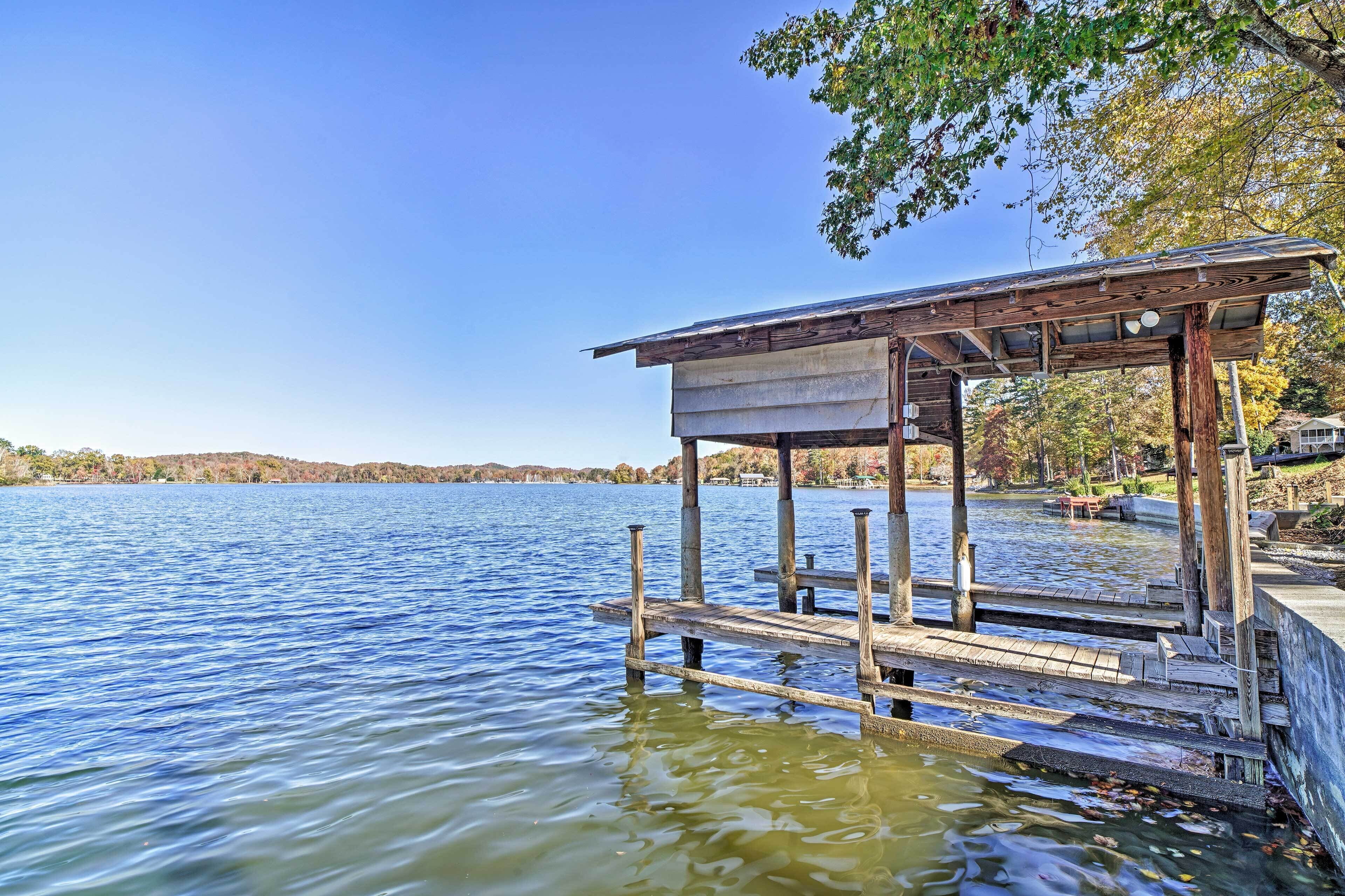 Ten Mile Home on Watts Bar Lake w/ 2 Docks!