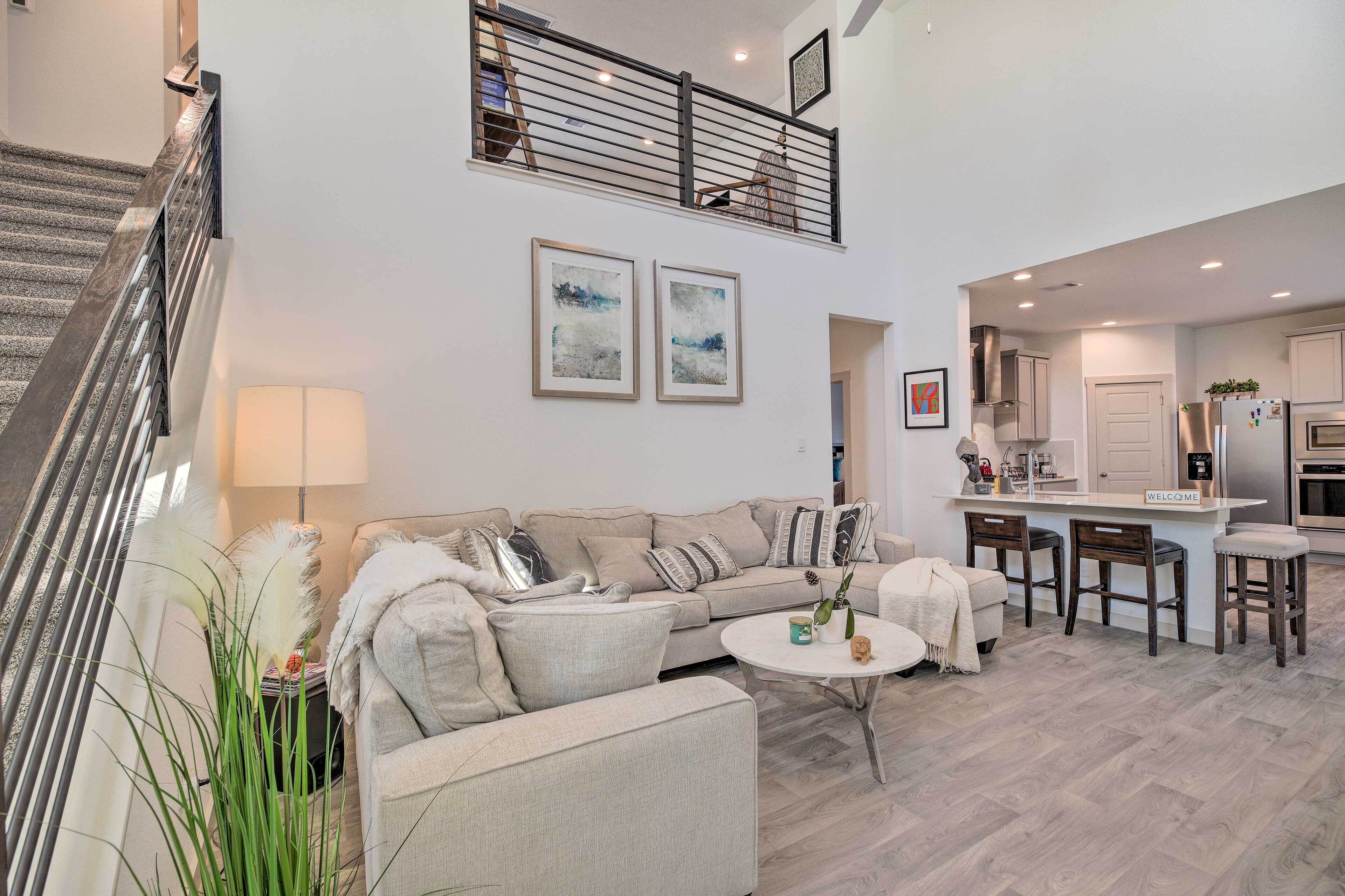 Pristine Home w/ Yard < 10 Mi to Dtwn Houston