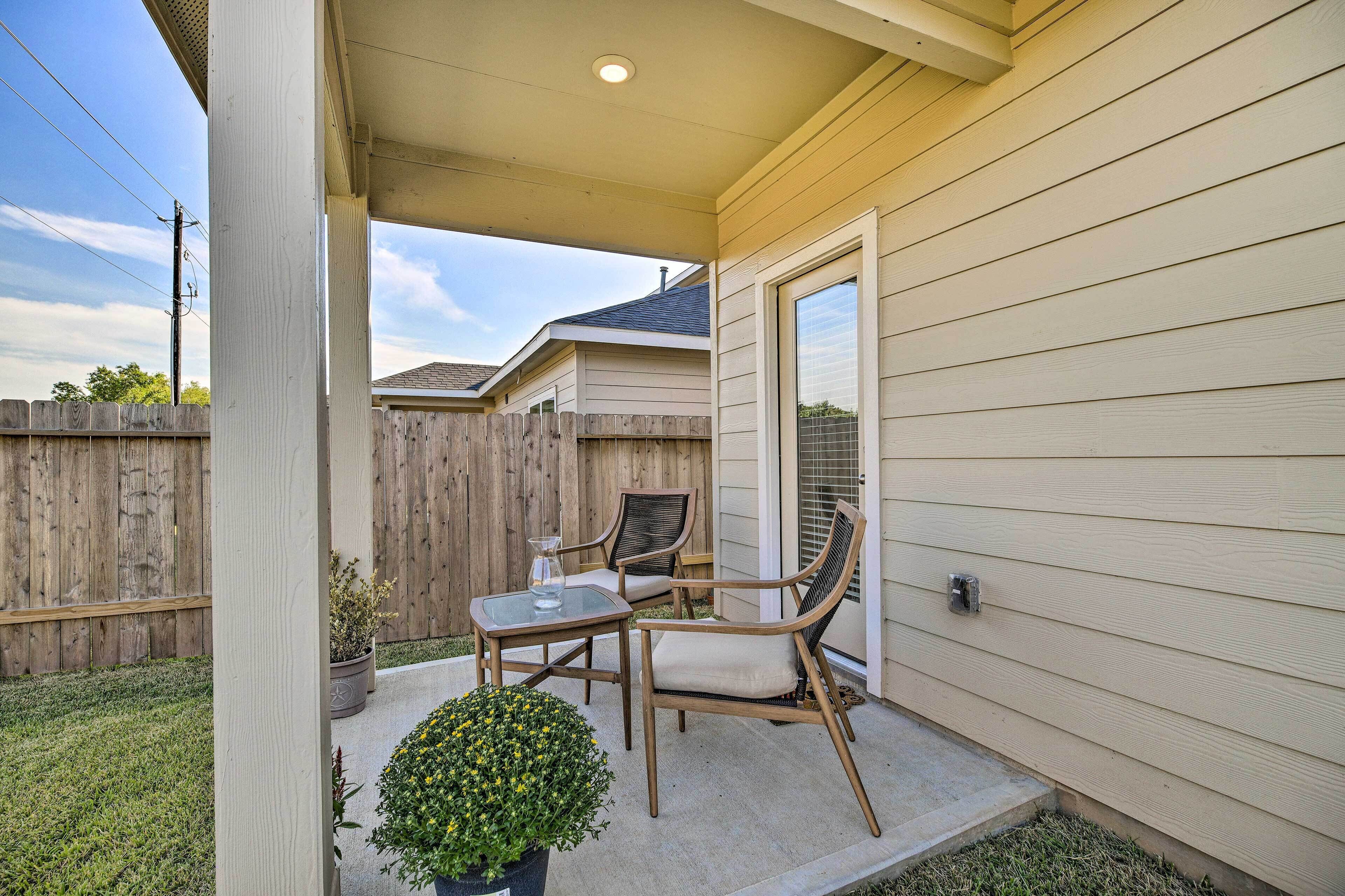 Pristine Home w/ Yard < 10 Mi to Dtwn Houston