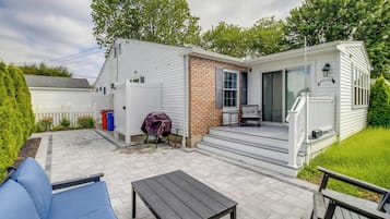Apartment (2 Bedrooms) | Front of property