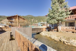 Property grounds - Stunning Red River Retreat Next to Ski Lift! (Red River)