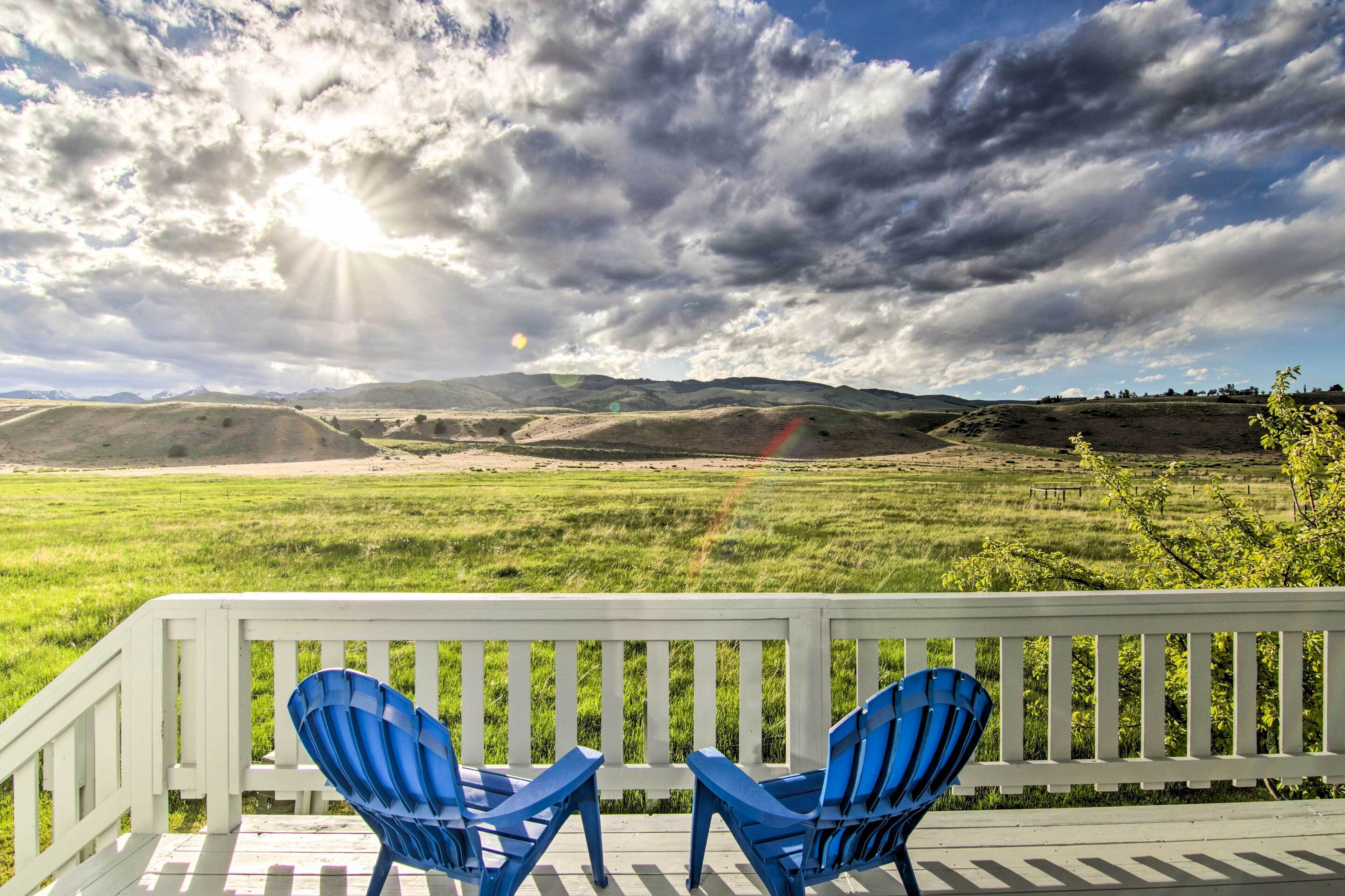 Montana's Emigrant Peaks Getaway: Apt w/ Amenities