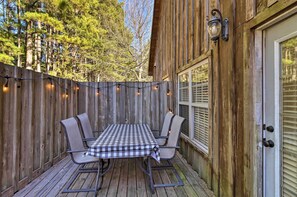 Interior - Heber Springs Cabin ~ 1 Mi to Sugarloaf Mtn! (Heber Springs)