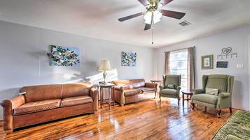 House (2 Bedrooms) | Interior