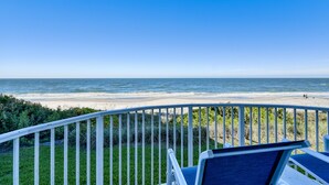 A balcony with a view of the beach and ocean. - Oceanfront- Heated Pool-Balcony (Indialantic)