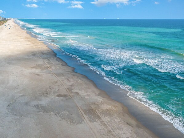 På stranden