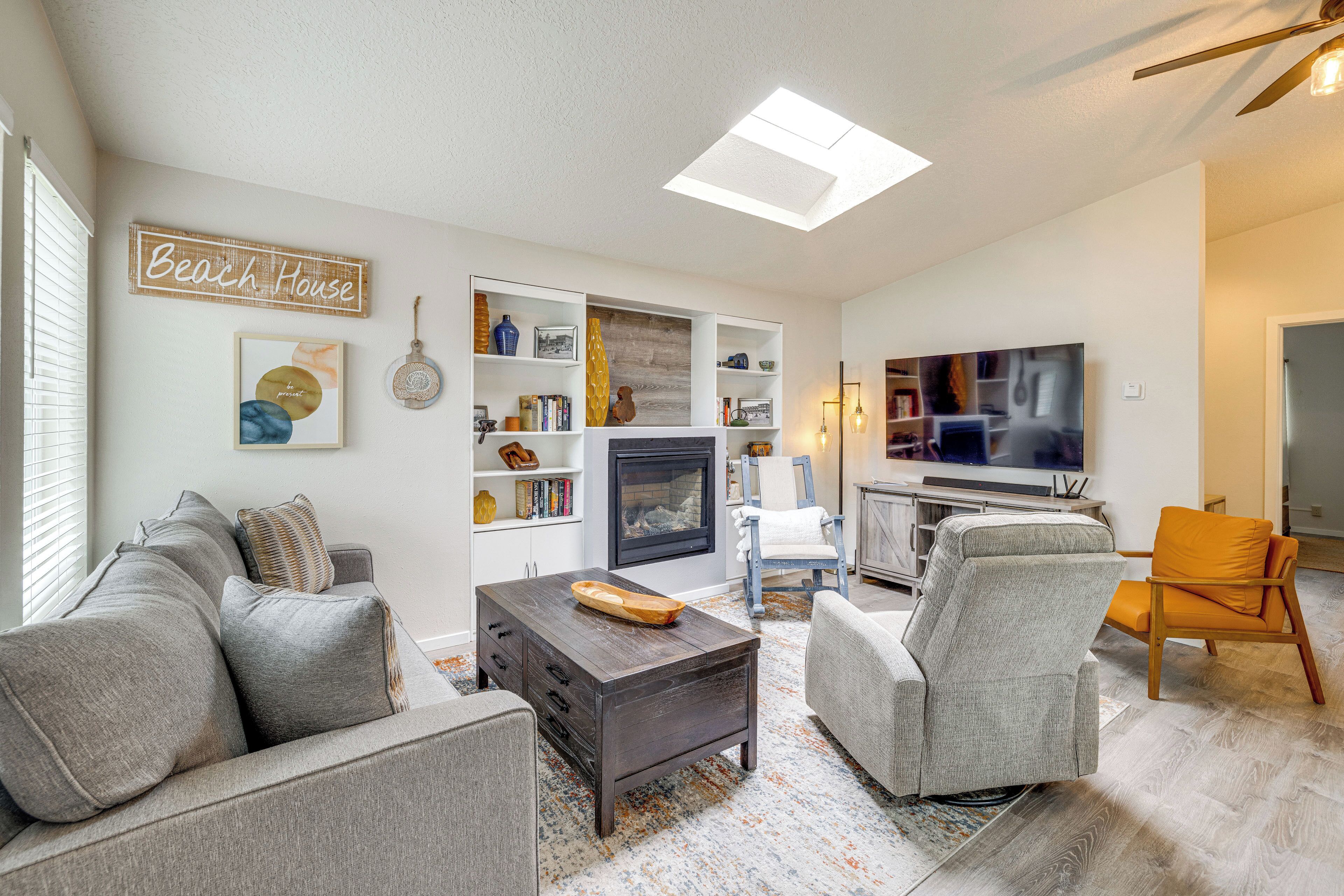 Ferienhaus (2 Bedrooms) | Wohnbereich | Fernseher, Kamin, DVD-Player, Tischtennisplatte