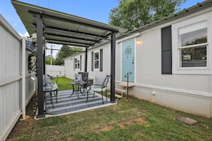 House (2 Bedrooms) | Interior - Boat & Fish on Lewisville Lake: Pet-friendly Haven (Lake Dallas)