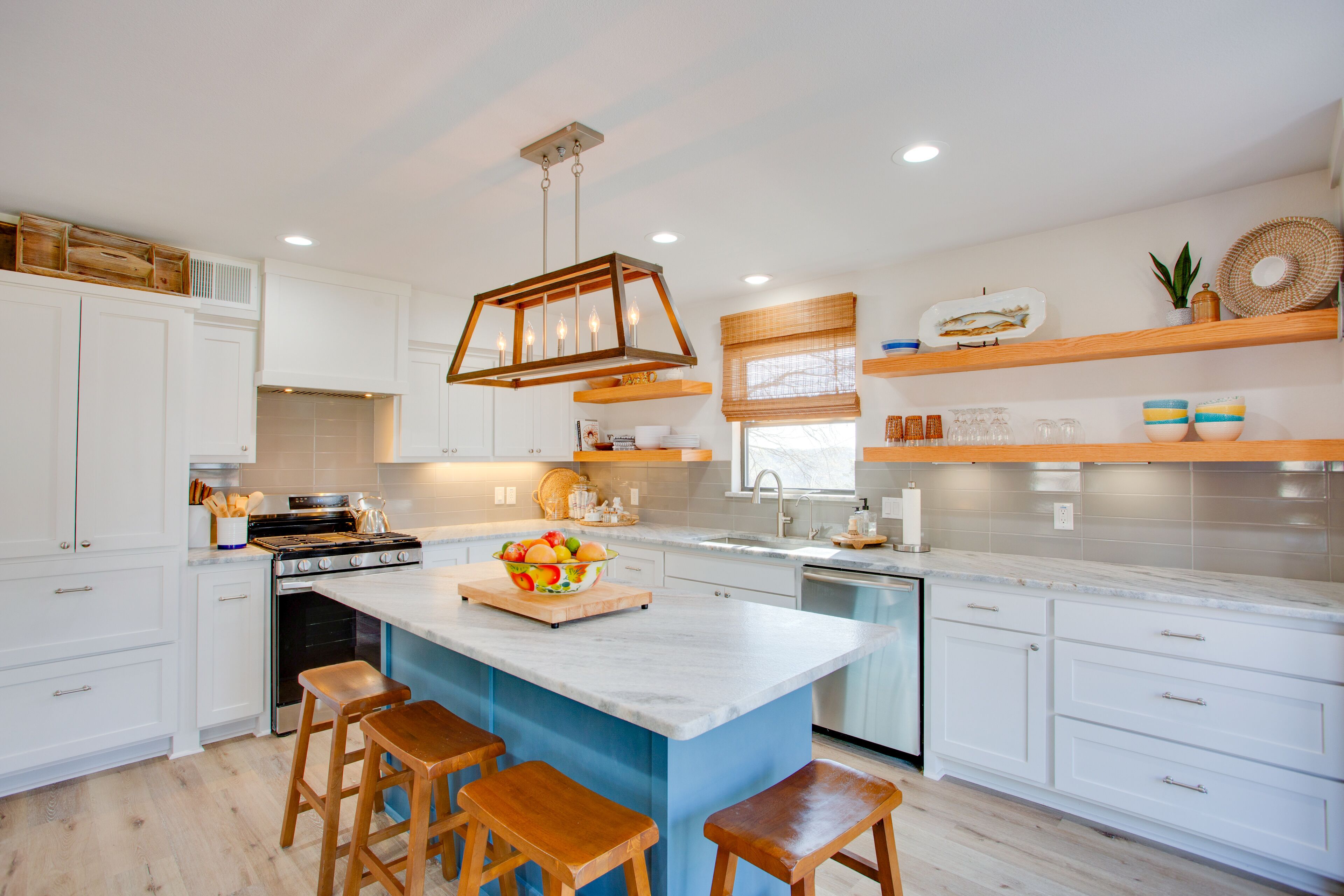 Vacation Rental at Lake Texoma, 1/4 Mi Away!