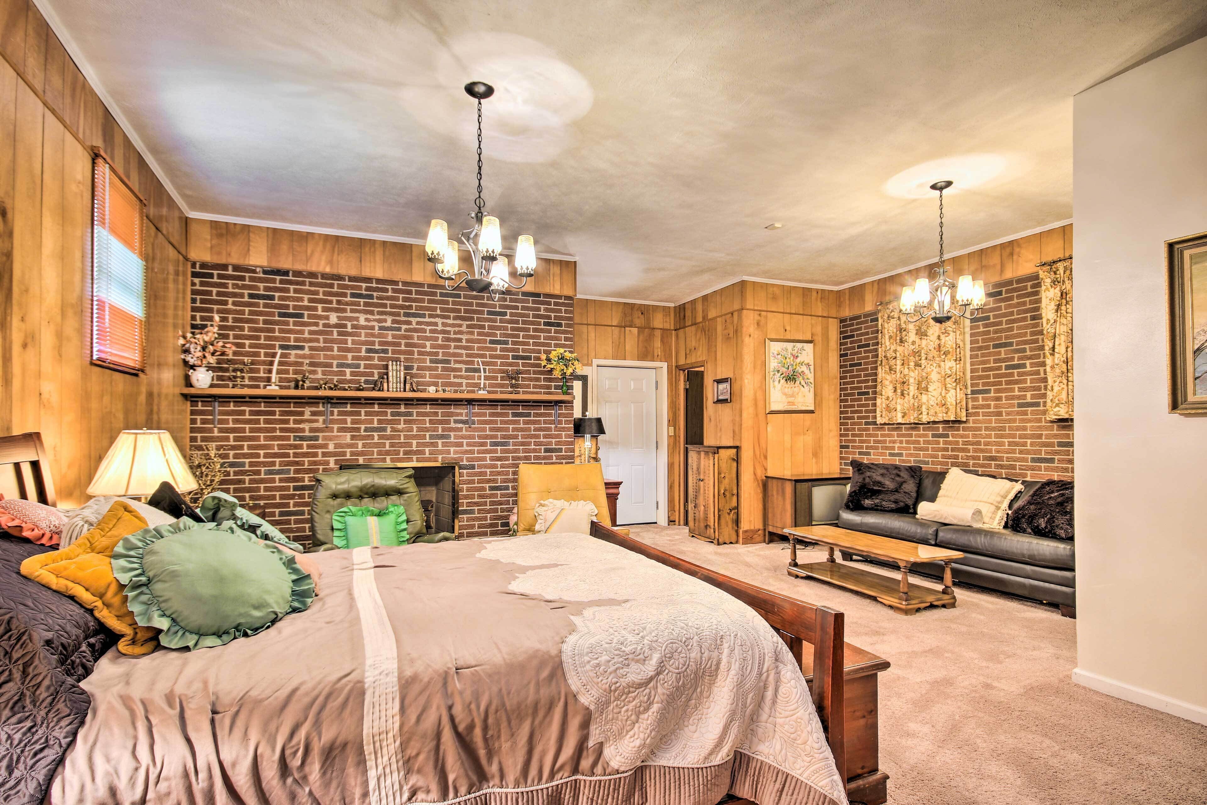 House (4 Bedrooms) | Interior