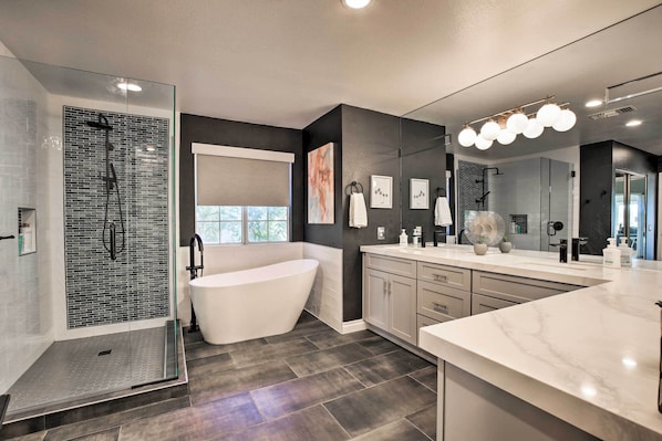 House (4 Bedrooms) | Bathroom