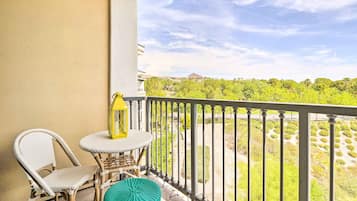 Apartment (0 Bedroom) | Interior