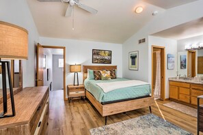 Apartment (2 Bedrooms) | Interior - Cozy Vail Valley Townhome - Walk to Riverwalk! (Edwards)