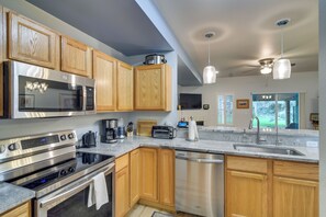 Apartment (2 Bedrooms) | Interior - Cozy Vail Valley Townhome - Walk to Riverwalk! (Edwards)