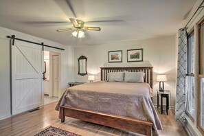 House (3 Bedrooms) | 3 bedrooms, bed sheets - Sunny Lakefront Escape in Prosperity w/ Dock! (Prosperity)