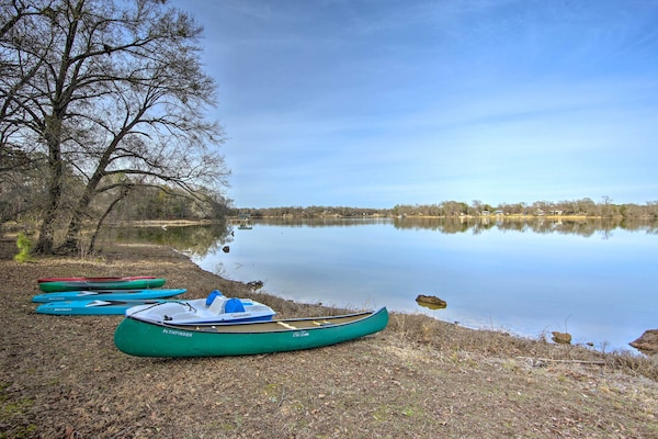 Lakefront Cabin W/ 2 Lofts, Boats On 4 Acres - Como, TX