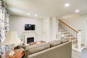 Cottage (1 Bedroom) | Interior - Dreamy Lead Hill Cottage w/ Fire Pit & Hammock! (Lead Hill)